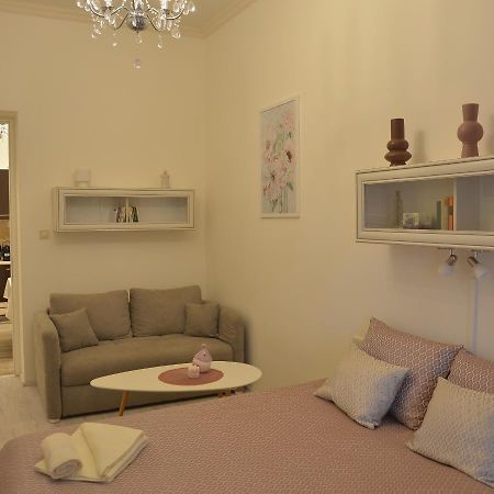 Elegant Apartman Eger Bagian luar foto
