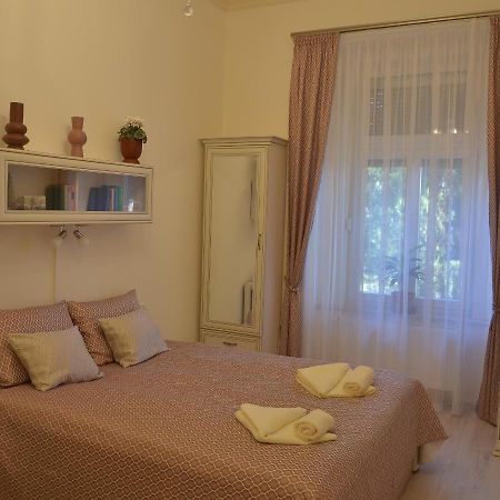 Elegant Apartman Eger Bagian luar foto